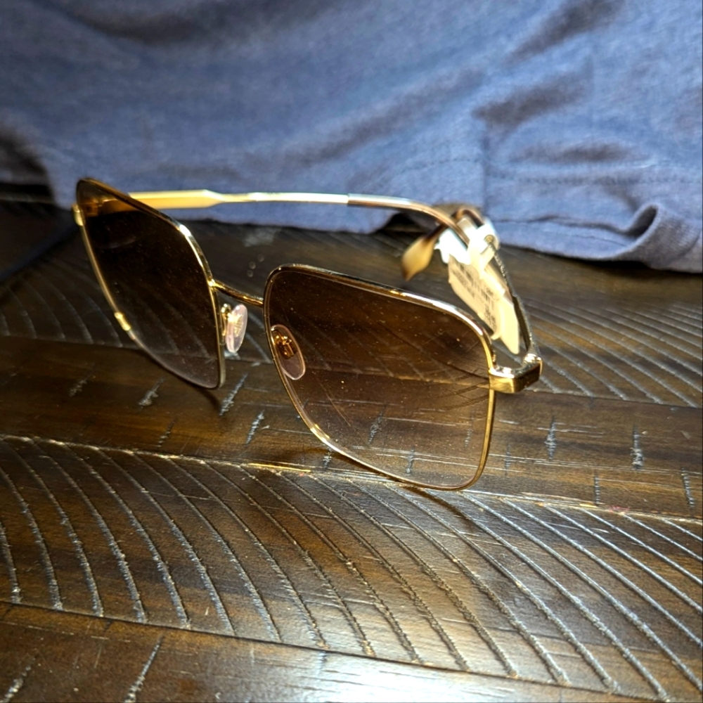 Burberry oversized sunglasses